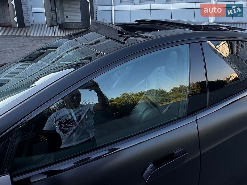 Ліфтбек Tesla Model S 2015 в Дніпрі фото 19 Ліфтбек Tesla Model S 2015 в Дніпрі