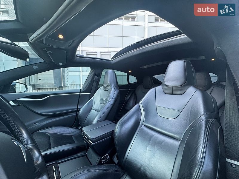 Ліфтбек Tesla Model S 2015 в Дніпрі фото 18 Ліфтбек Tesla Model S 2015 в Дніпрі