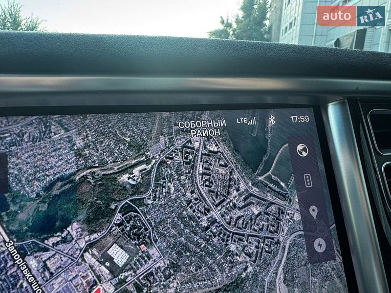 Лифтбек Tesla Model S 2015 в Днепре