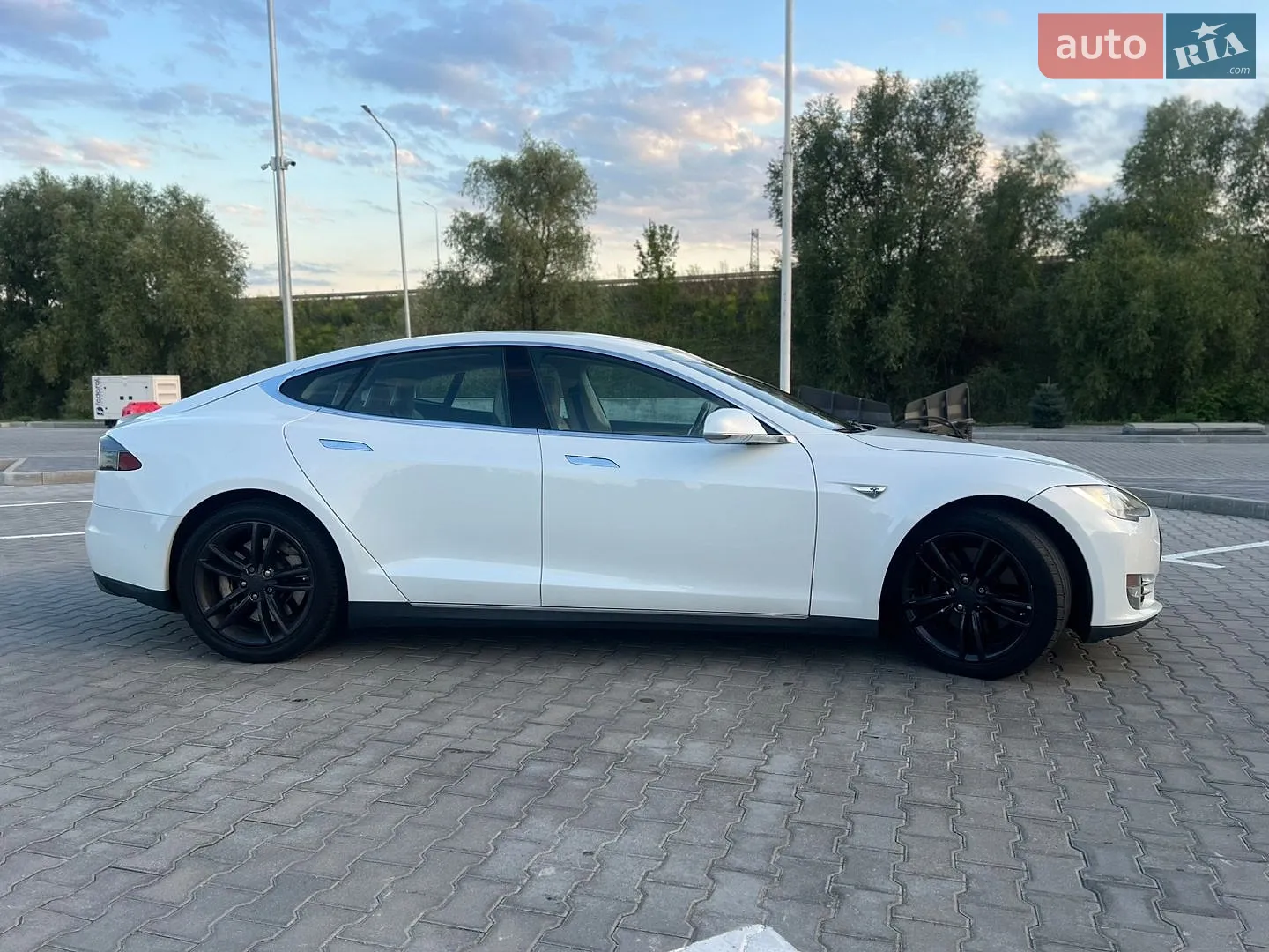 2015 Tesla Model S - мініатюра 4
