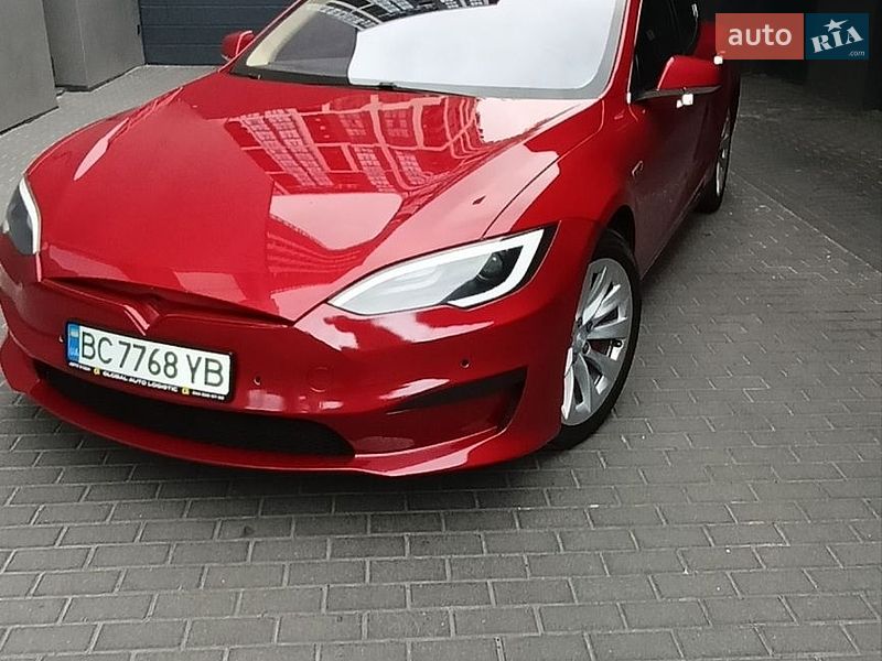 Лифтбек Tesla Model S 2013 в Львове