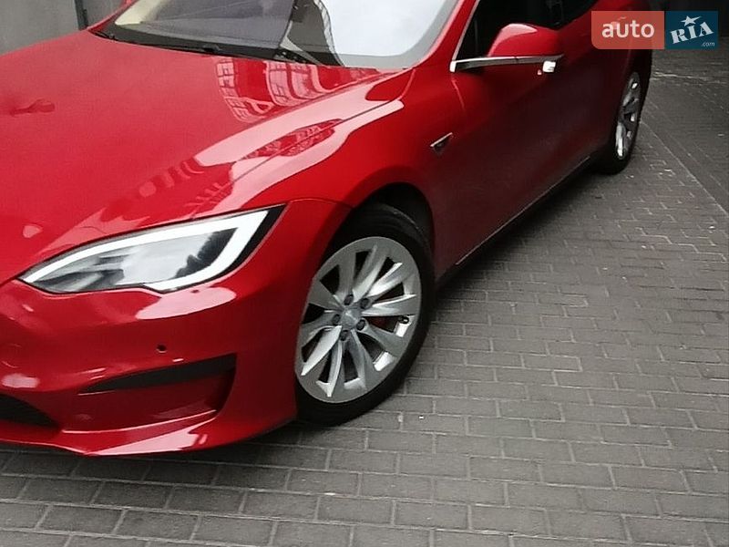 Лифтбек Tesla Model S 2013 в Львове