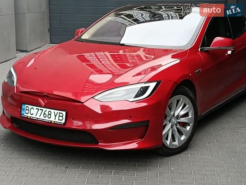 Лифтбек Tesla Model S 2013 в Львове
