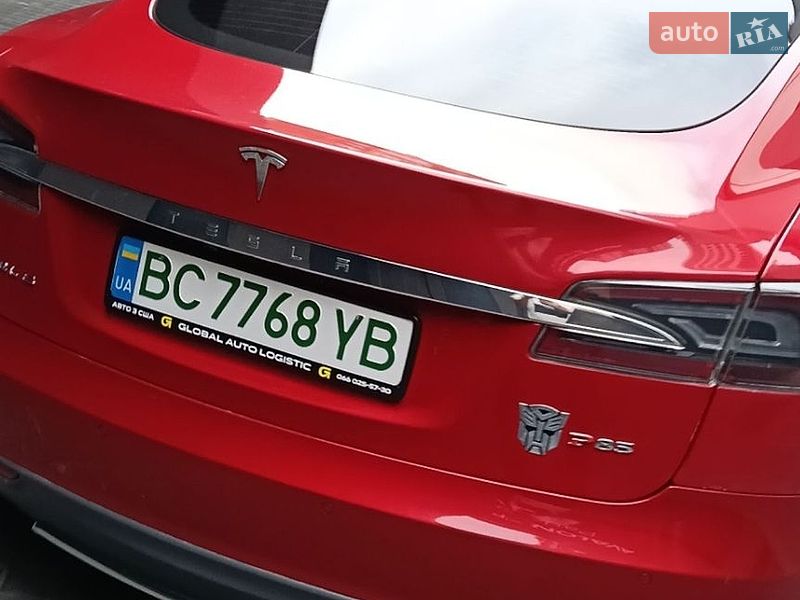 Лифтбек Tesla Model S 2013 в Львове