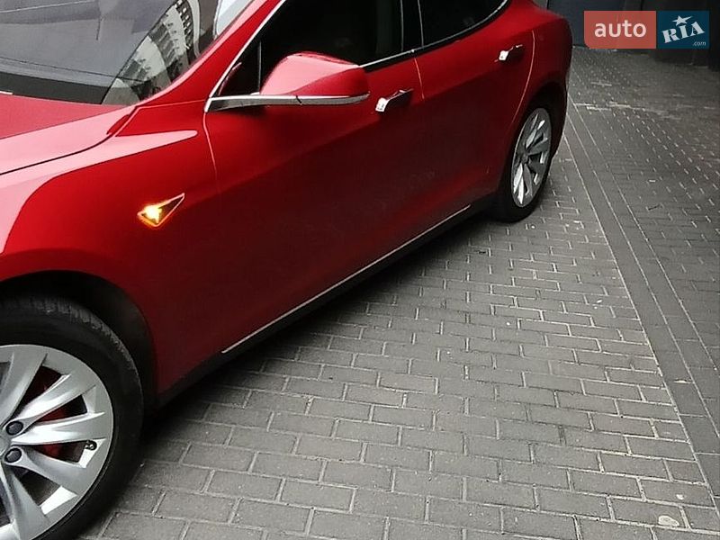 Лифтбек Tesla Model S 2013 в Львове