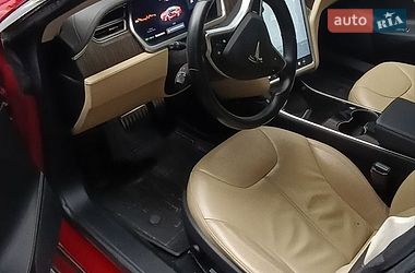 Лифтбек Tesla Model S 2013 в Львове