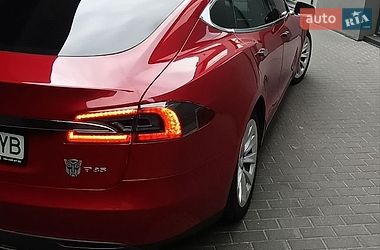 Лифтбек Tesla Model S 2013 в Львове