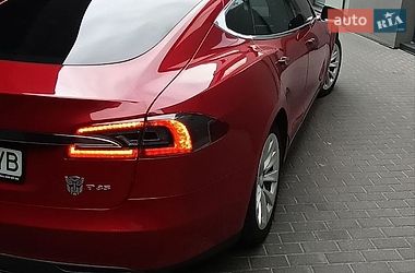 Лифтбек Tesla Model S 2013 в Львове