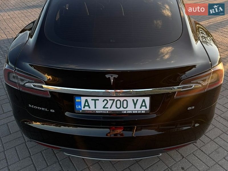Ліфтбек Tesla Model S 2014 в Івано-Франківську
