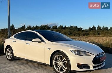 Лифтбек Tesla Model S 2013 в Львове
