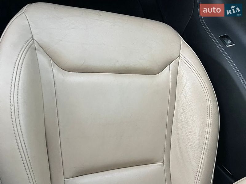 Лифтбек Tesla Model S 2015 в Черновцах