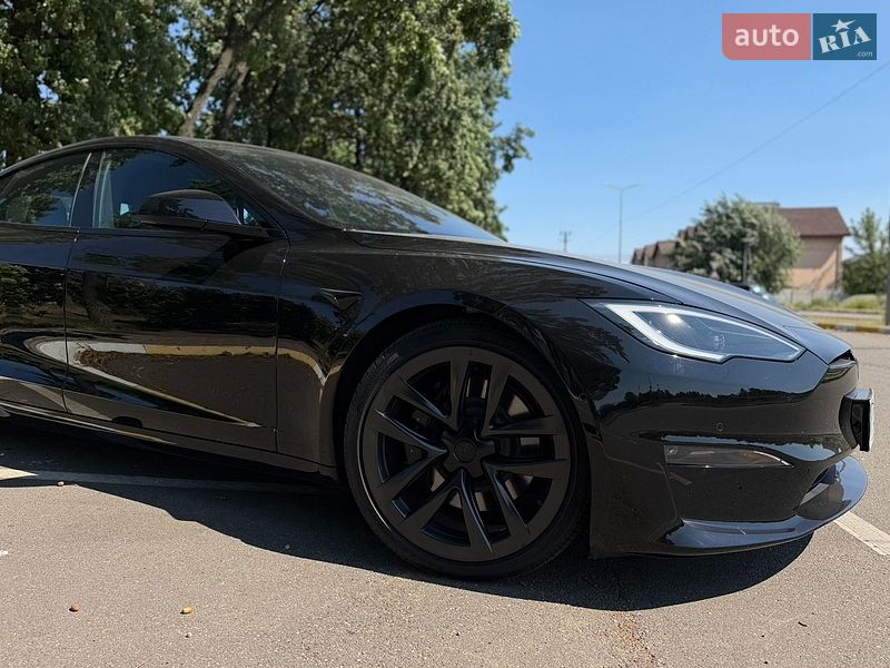 Лифтбек Tesla Model S 2023 в Киеве
