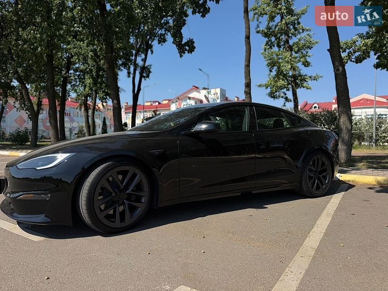 Лифтбек Tesla Model S 2023 в Киеве