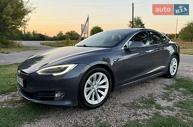 Лифтбек Tesla Model S 2019 в Кобеляках