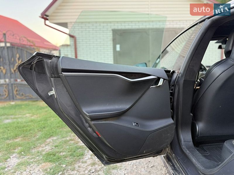 Лифтбек Tesla Model S 2019 в Кобеляках