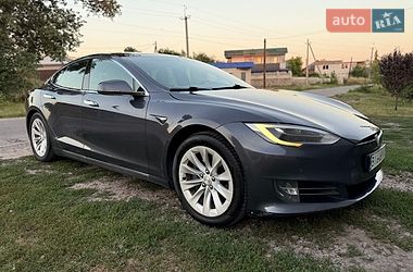 Лифтбек Tesla Model S 2019 в Кобеляках