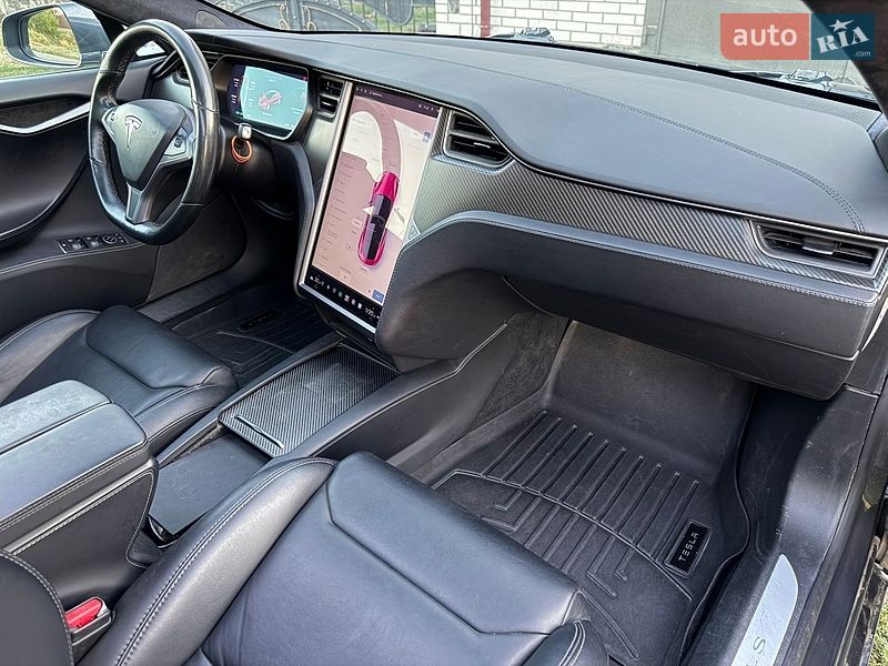 Лифтбек Tesla Model S 2019 в Кобеляках