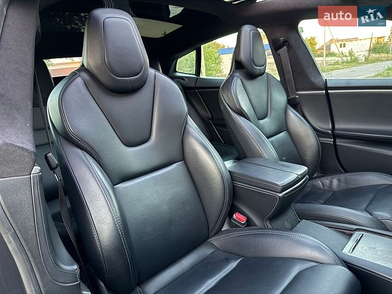 Лифтбек Tesla Model S 2019 в Кобеляках