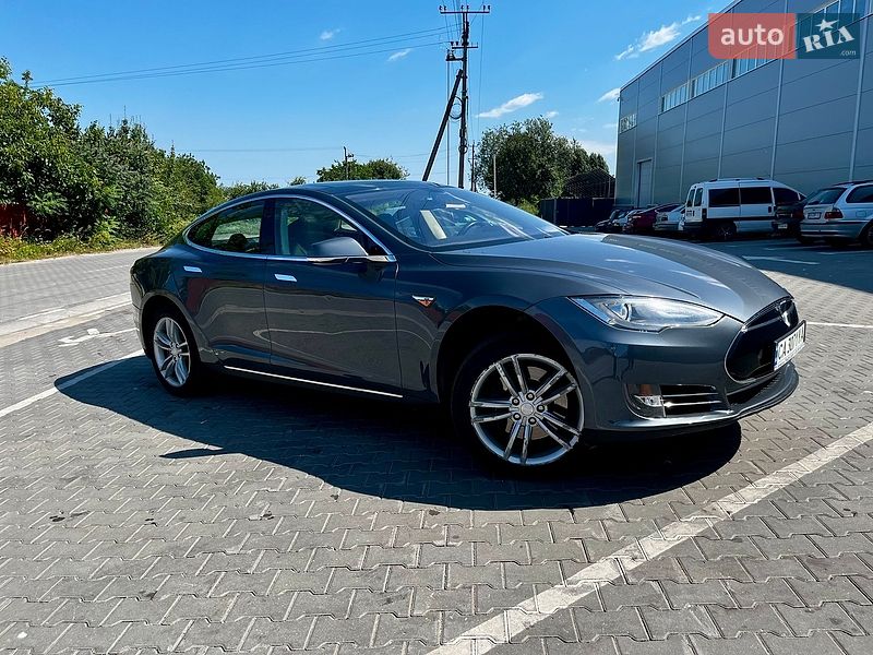 Лифтбек Tesla Model S 2013 в Хмельницком