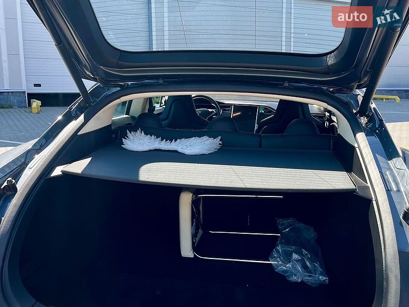 Лифтбек Tesla Model S 2013 в Хмельницком