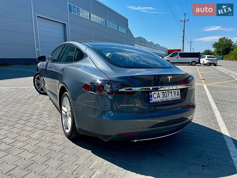 Лифтбек Tesla Model S 2013 в Хмельницком