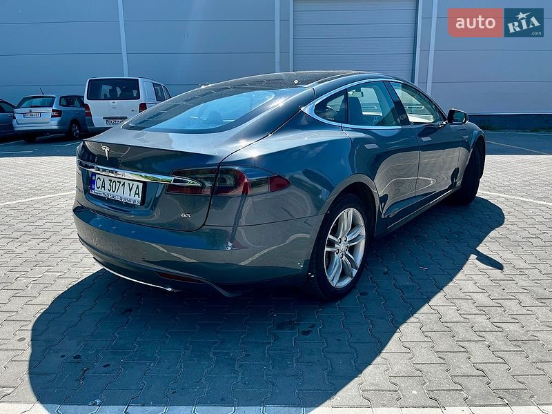 Лифтбек Tesla Model S 2013 в Хмельницком