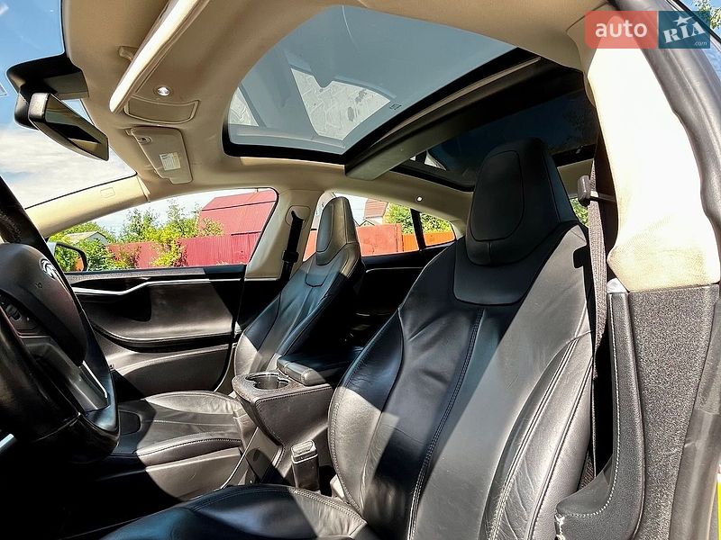 Лифтбек Tesla Model S 2013 в Хмельницком