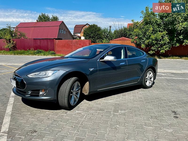 Лифтбек Tesla Model S 2013 в Хмельницком