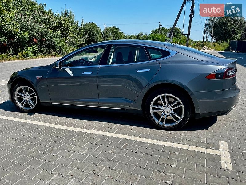 Лифтбек Tesla Model S 2013 в Хмельницком