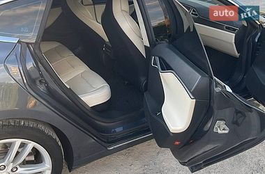 Лифтбек Tesla Model S 2015 в Каменец-Подольском