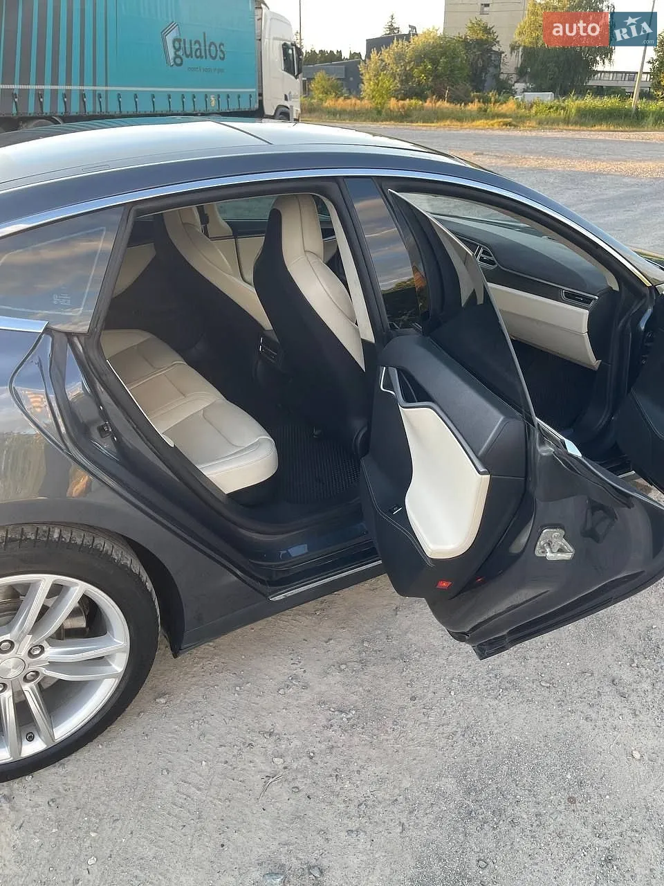2015 Tesla Model S - мініатюра 14