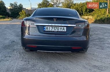 Лифтбек Tesla Model S 2015 в Каменец-Подольском