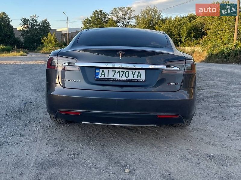 Лифтбек Tesla Model S 2015 в Каменец-Подольском