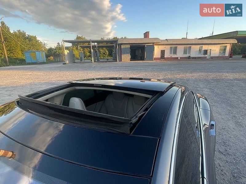 Лифтбек Tesla Model S 2015 в Каменец-Подольском