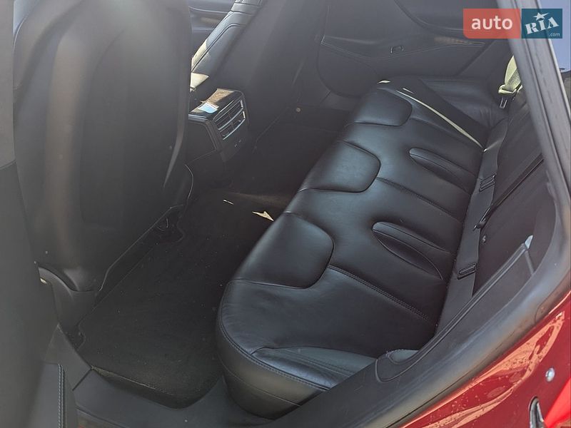 Лифтбек Tesla Model S 2016 в Виннице