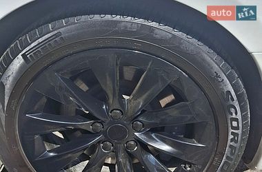 Лифтбек Tesla Model S 2020 в Ровно