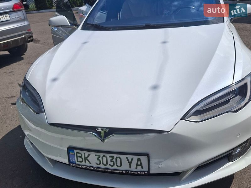 Лифтбек Tesla Model S 2020 в Ровно