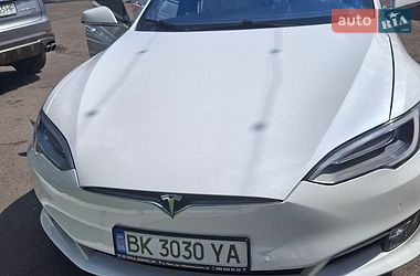 Лифтбек Tesla Model S 2020 в Ровно