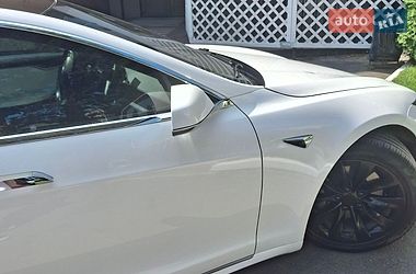 Лифтбек Tesla Model S 2020 в Ровно