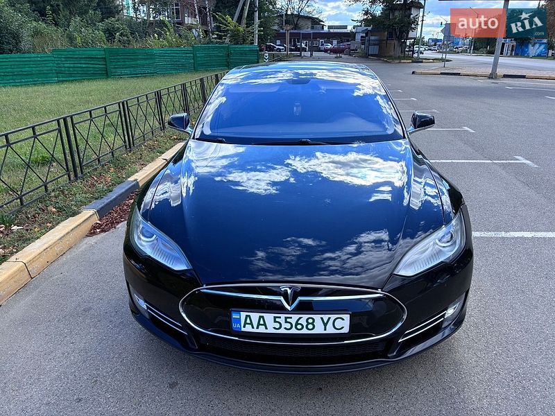 Tesla Model S 2014