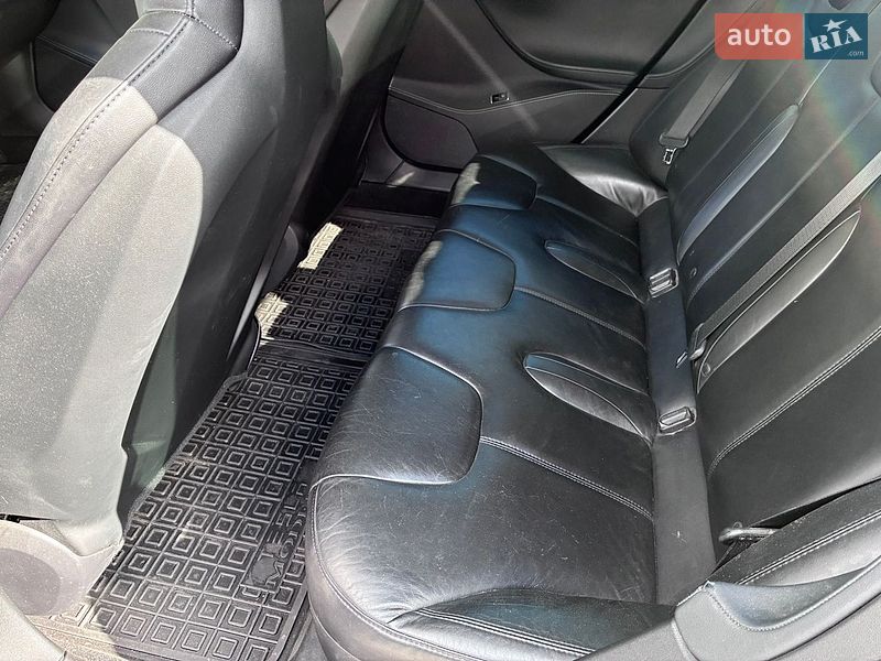 Ліфтбек Tesla Model S 2014 в Києві