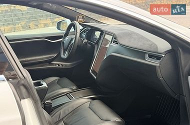 Лифтбек Tesla Model S 2017 в Ровно