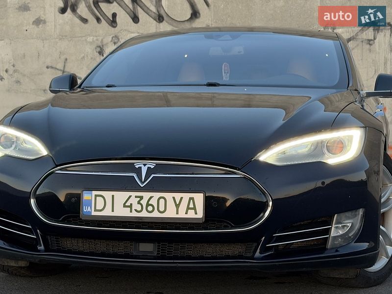 Ліфтбек Tesla Model S 2015 в Львові фото 7 Ліфтбек Tesla Model S 2015 в Львові