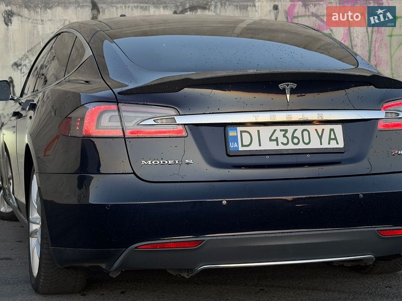 Ліфтбек Tesla Model S 2015 в Львові фото 17 Ліфтбек Tesla Model S 2015 в Львові