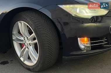 Ліфтбек Tesla Model S 2015 в Львові фото 28 Ліфтбек Tesla Model S 2015 в Львові