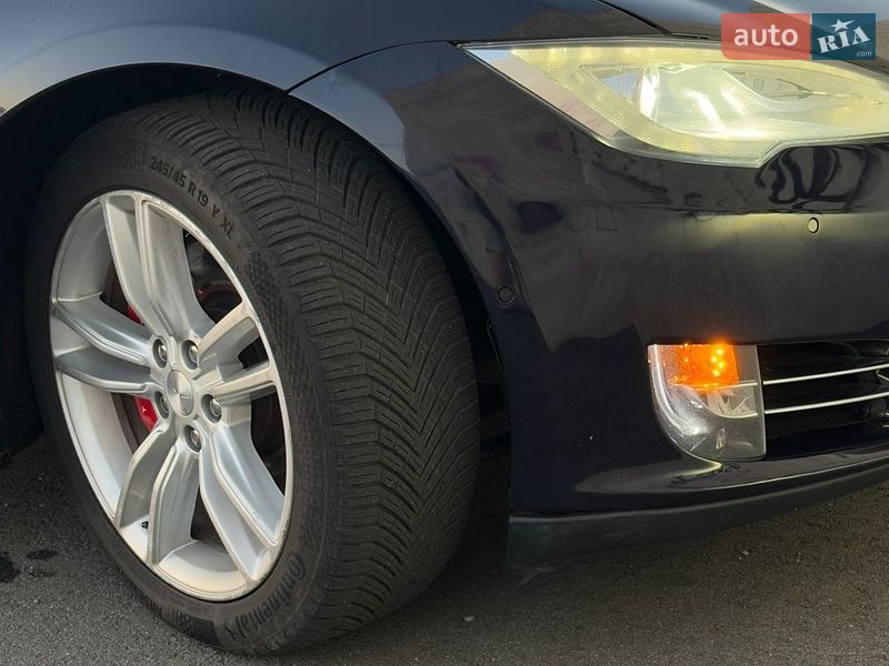 Ліфтбек Tesla Model S 2015 в Львові фото 28 Ліфтбек Tesla Model S 2015 в Львові