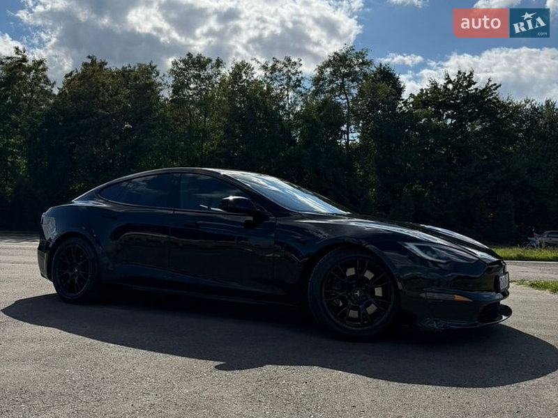 Лифтбек Tesla Model S 2022 в Львове