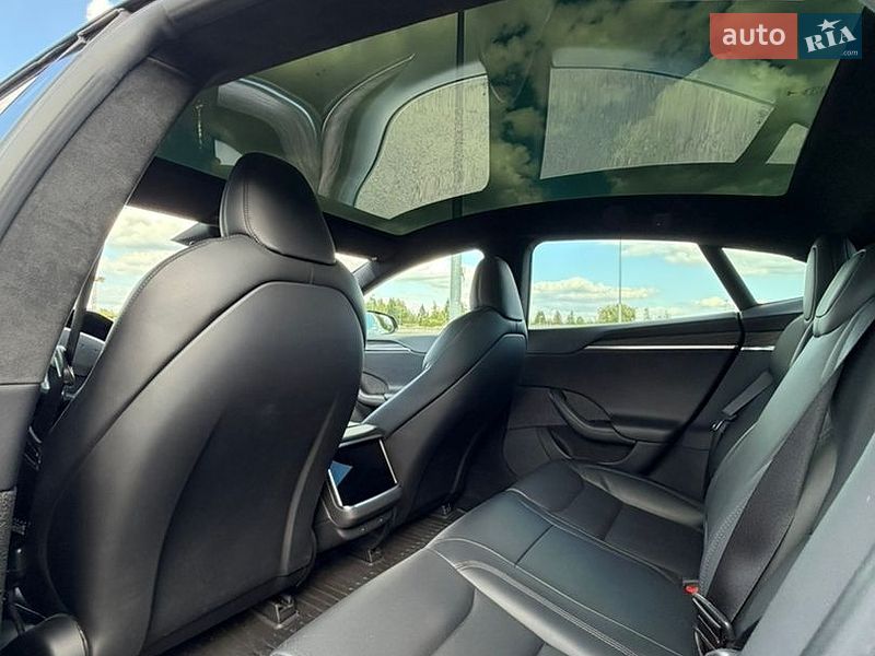 Лифтбек Tesla Model S 2022 в Львове