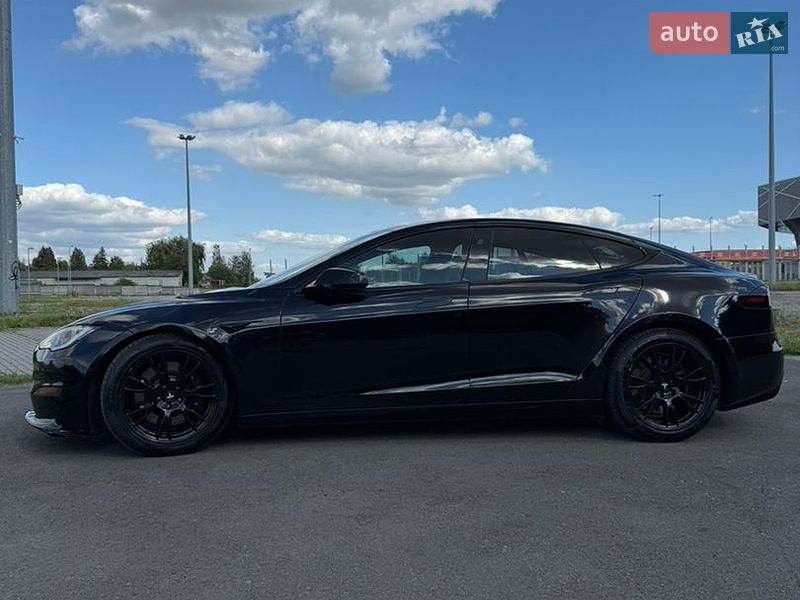 Лифтбек Tesla Model S 2022 в Львове