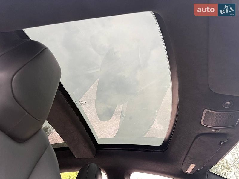Ліфтбек Tesla Model S 2016 в Рівному